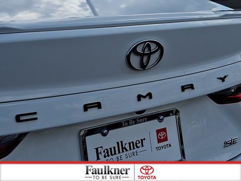 Used 2025 Toyota Camry SE FWD image 30