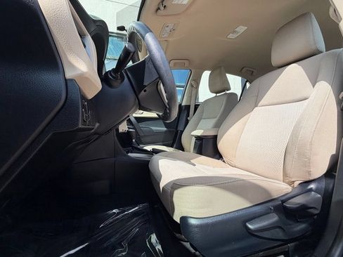 Used 2016 Toyota Corolla LE FWD image 10