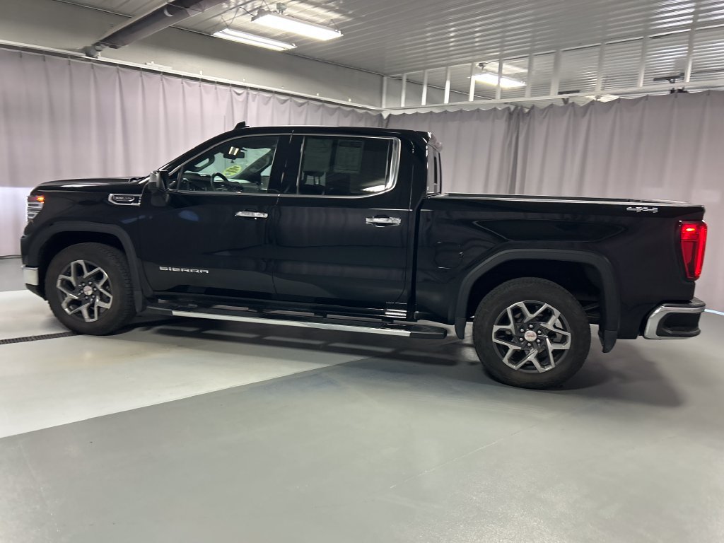 Used 2024 GMC Sierra 1500 SLT w/ SLT Premium Plus Package AWD/4WD image 4