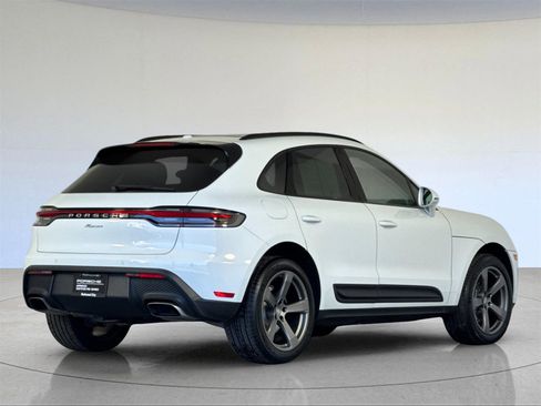 Used 2025 Porsche Macan image 8