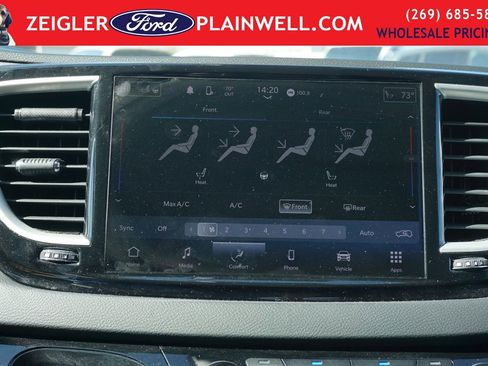 Used 2023 Chrysler Pacifica Touring-L FWD image 22