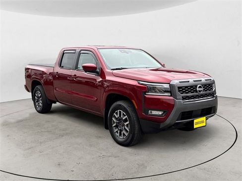 Used 2025 Nissan Frontier SL image 7