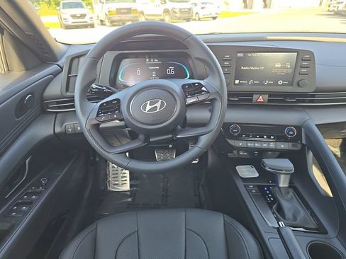 New 2026 Hyundai Elantra SEL Sport FWD image 16