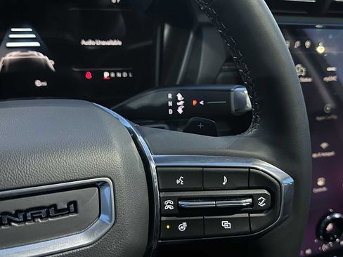 New 2026 GMC Terrain Denali w/ LPO, Black Badging Package image 33