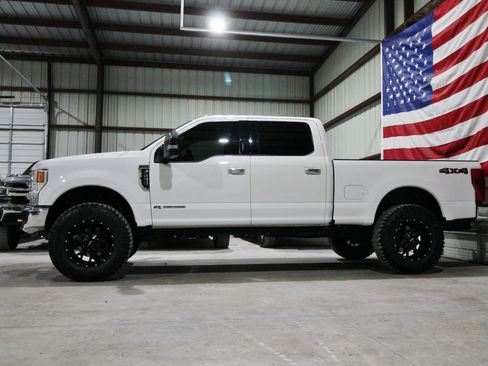 Used 2022 Ford F250 XLT w/ XLT Premium Package AWD/4WD image 5