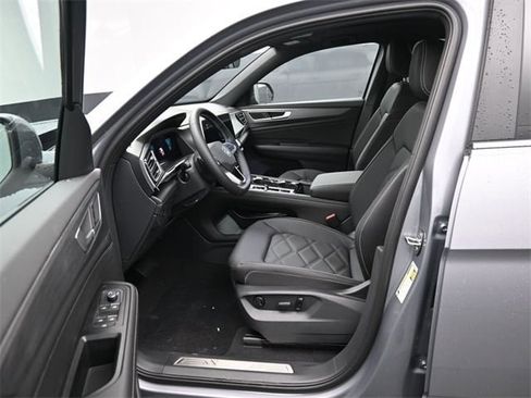 New 2026 Volkswagen Atlas Cross Sport SE image 9