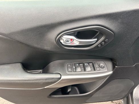 Used 2020 Jeep Cherokee High Altitude image 9