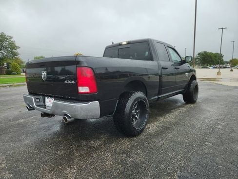 Used 2019 RAM 1500 Classic SLT w/ SLT Plus D←cor Group AWD/4WD image 3