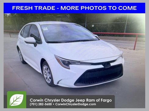 Used 2022 Toyota Corolla LE FWD image 1