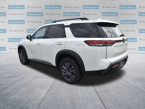 Used 2025 Nissan Pathfinder SV image 8