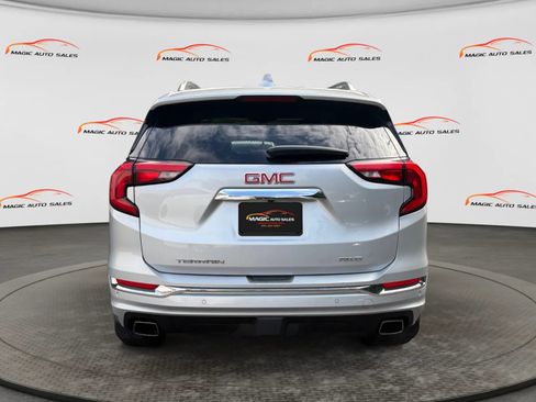Used 2018 GMC Terrain Denali w/ Advanced Safety Package AWD/4WD image 9