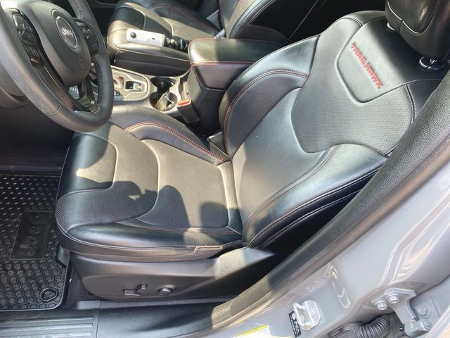 Used 2022 Jeep Cherokee Trailhawk w/ Sound & Nav Group AWD/4WD image 11