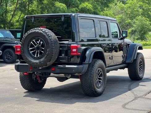 Used 2025 Jeep Wrangler Unlimited Rubicon AWD/4WD image 49