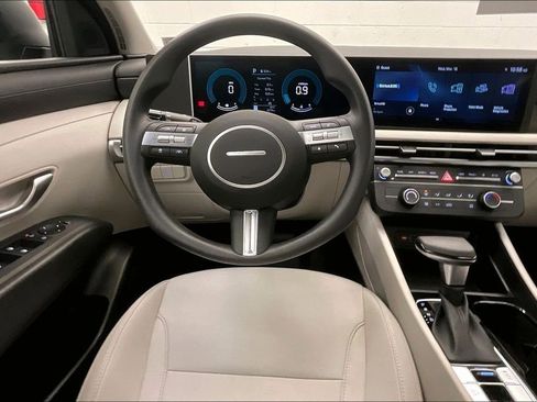 Certified 2026 Hyundai Tucson SE image 4