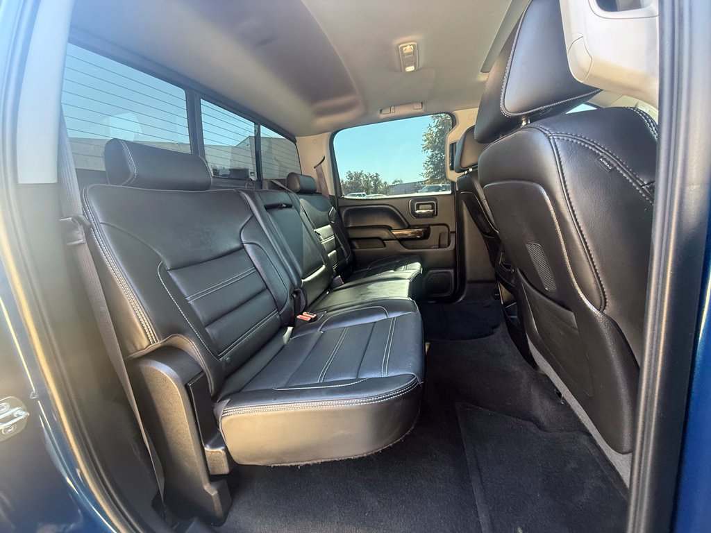 Used 2015 GMC Sierra 2500 Denali w/ Duramax Plus Package AWD/4WD image 30