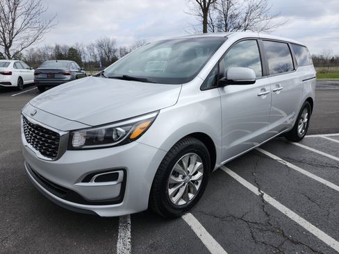 Used 2021 Kia Sedona LX image 11