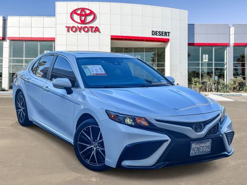 Used 2023 Toyota Camry SE w/ Convenience Package FWD image 1