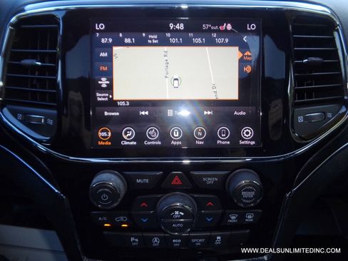 Used 2020 Jeep Grand Cherokee Limited image 15