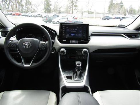 Certified 2021 Toyota RAV4 XLE Premium image 14