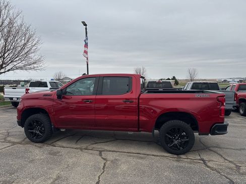 Used 2024 Chevrolet Silverado 1500 LT Trail Boss w/ Convenience Package II AWD/4WD image 8