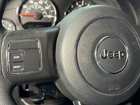 Used 2018 Jeep Wrangler Sport AWD/4WD image 22