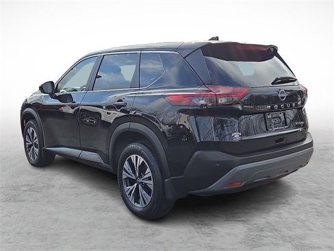 Used 2023 Nissan Rogue SV image 4