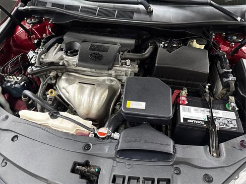 Used 2016 Toyota Camry SE FWD image 9
