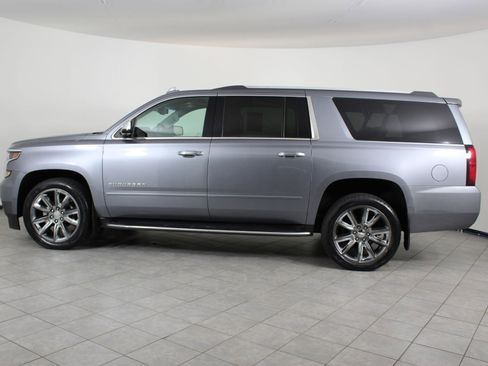 Used 2018 Chevrolet Suburban Premier image 2
