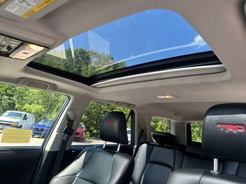 Used 2024 Toyota 4Runner TRD Off-Road Premium w/ Moonroof Package AWD/4WD image 31
