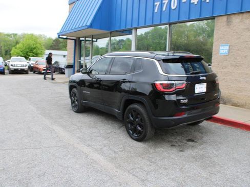 Used 2018 Jeep Compass Limited w/ Navigation Group AWD/4WD image 4