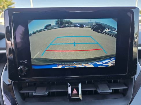 Used 2024 Toyota Corolla LE FWD image 11