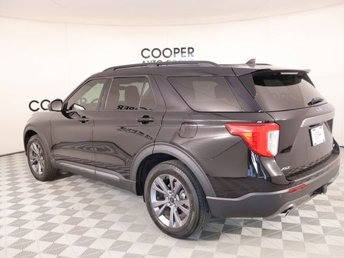 Used 2022 Ford Explorer XLT w/ Equipment Group 202A AWD/4WD image 25