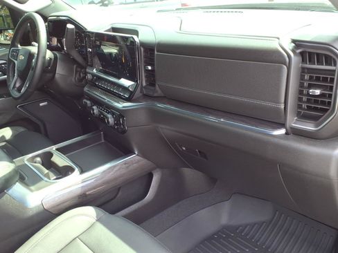 Used 2024 Chevrolet Silverado 3500 LTZ w/ LTZ Plus Package AWD/4WD image 10