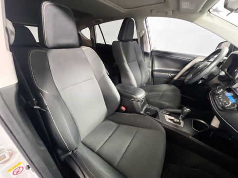 Used 2016 Toyota RAV4 XLE FWD image 30