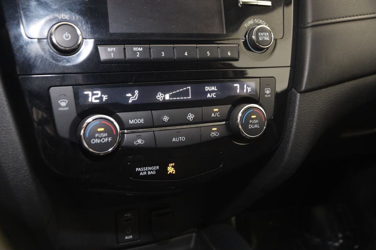 Used 2017 Nissan Rogue SV w/ Midnight Edition AWD/4WD image 22