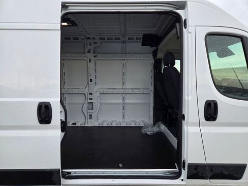 New 2026 RAM ProMaster 2500 w/ Convenience Group image 23