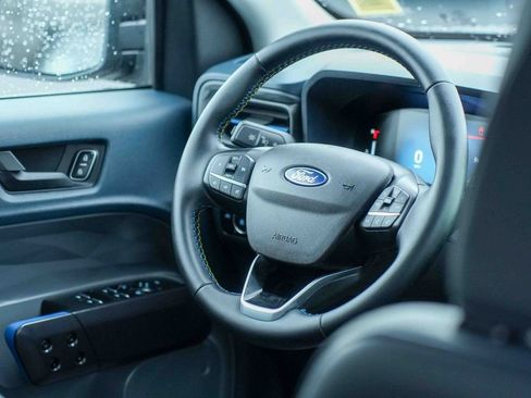 Used 2025 Ford Maverick Lobo image 19