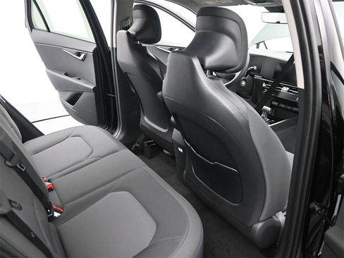 New 2026 Kia Niro LX image 20