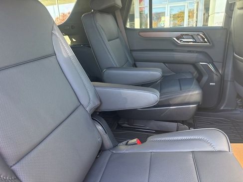 New 2026 GMC Yukon Denali w/ Denali Reserve Package image 38