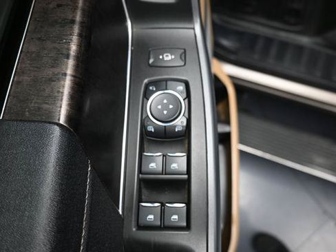 Used 2023 Ford F350 Lariat w/ Lariat Ultimate Package AWD/4WD image 6