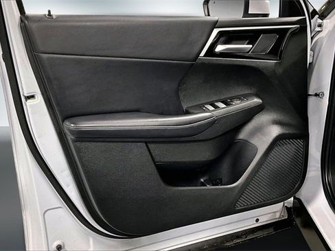 Used 2022 Mitsubishi Outlander SE image 18