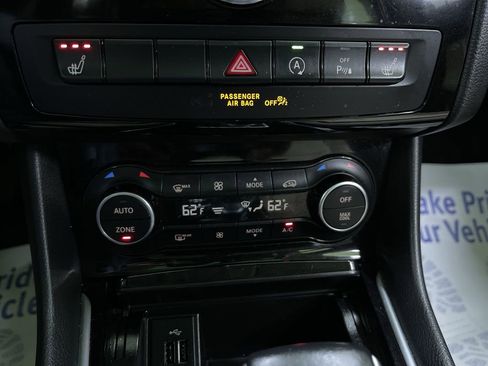 Used 2019 INFINITI QX30 Premium w/ Navigation Package image 25