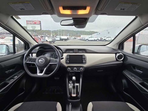 Used 2021 Nissan Versa SV image 15