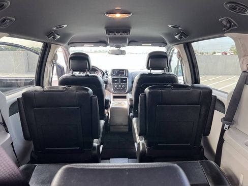 Used 2017 Dodge Grand Caravan SXT FWD image 28
