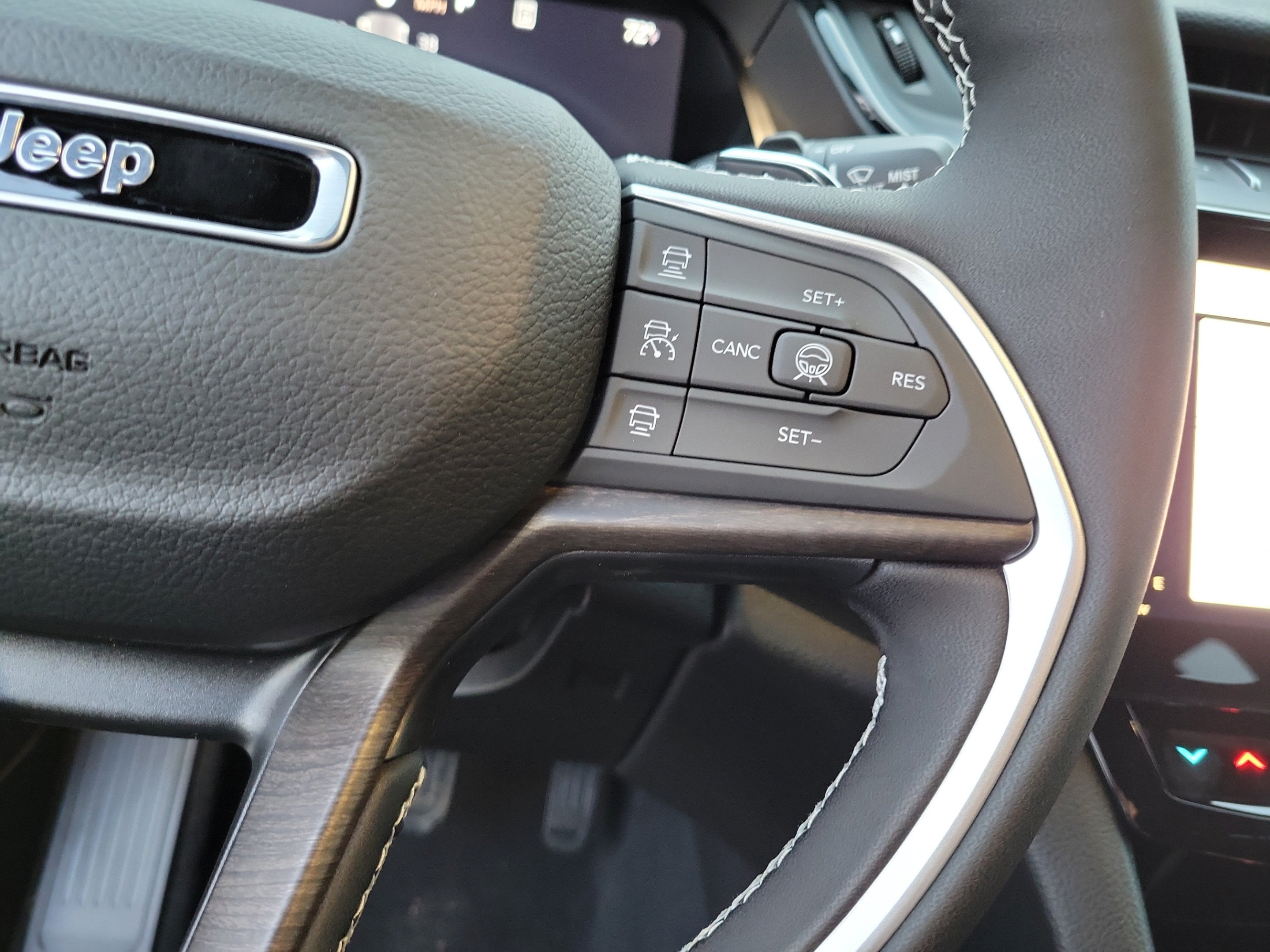 New 2027 Jeep Grand Cherokee Altitude RWD image 23