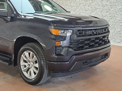 Used 2023 Chevrolet Silverado 1500 Custom image 8