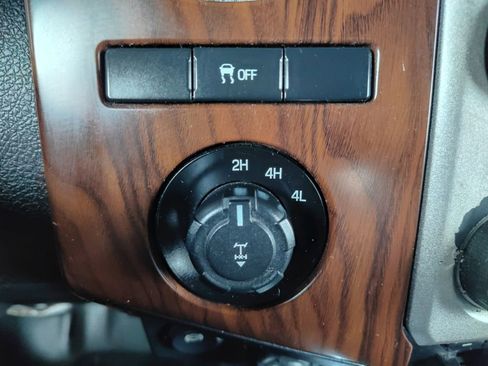 Used 2015 Ford F350 Lariat w/ Lariat Interior Package image 24