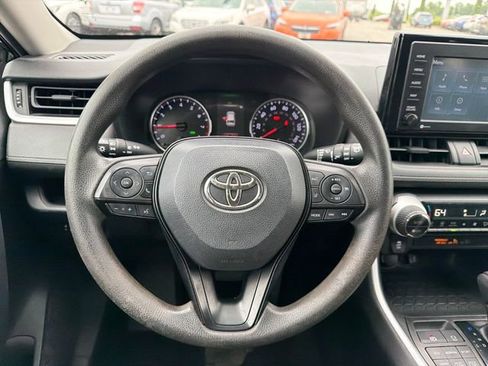 Used 2021 Toyota RAV4 XLE AWD/4WD image 10