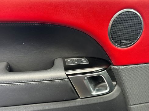 Used 2022 Land Rover Range Rover Sport HST image 10