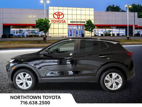 Used 2024 Buick Encore GX Preferred w/ Comfort Package image 2